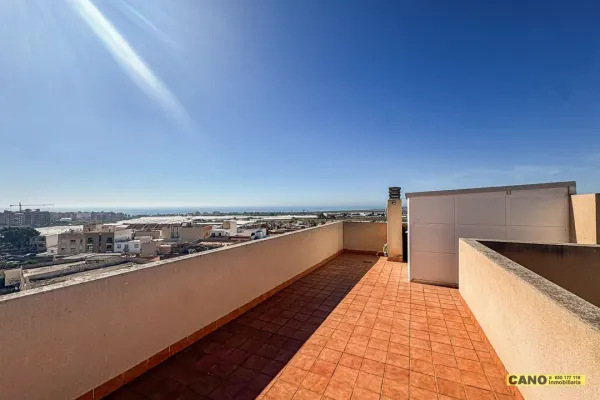 Spacious 3-Bedroom Sea View Apartment with Private Terrace - Image 5