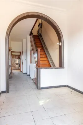 Spacious Royal Uccle Home: Renovation Opportunity with High Potential - Image 3