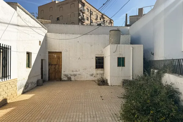 Unique Cave House in Viator – 9 Bedrooms, Great Potential - Image 2