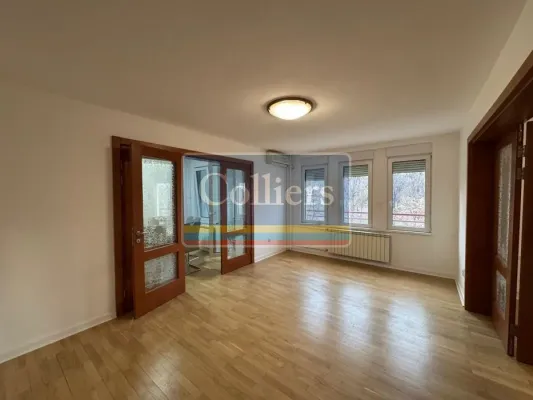 Spacious Apartment Near Kalemegdan Fortress - Belgrade - Image 1