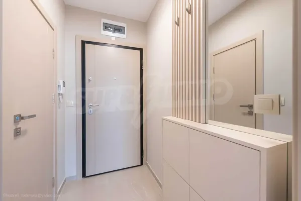 Spacious Fully Furnished Apartment in Varna City Center - Penthouse - Image 4
