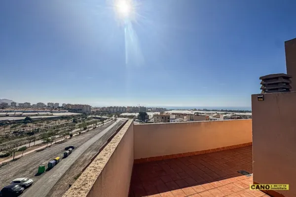 Spacious 3-Bedroom Sea View Apartment with Private Terrace - Image 4
