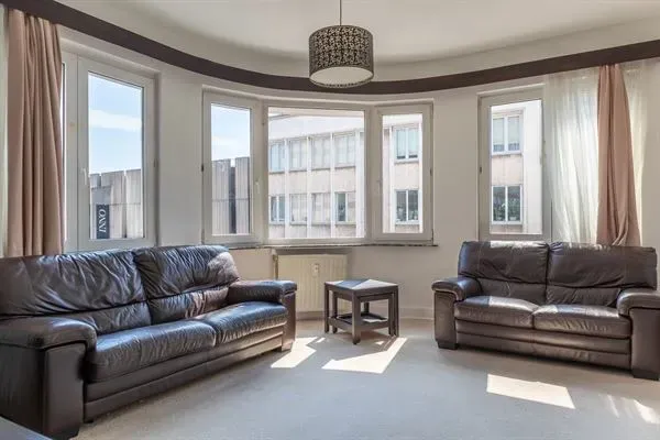 Corner Apartment: Tranquil Living Near Bois de la Cambre - Image 5