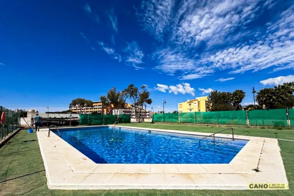 Spacious 3-Bedroom Apartment Near Beach in Roquetas de Mar - Image 5