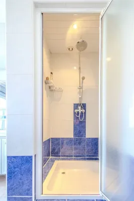 Spacious 3-Bed Anderlecht House with Terrace and Courtyard - €385,000 - Image 4