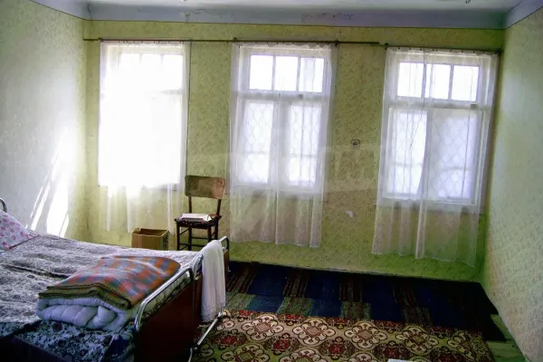 Charming South-Facing House with Land in Picturesque Vidin Region, Bulgaria - Image 3