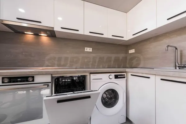 Stylish Varna Apartment - Central Location - Image 5