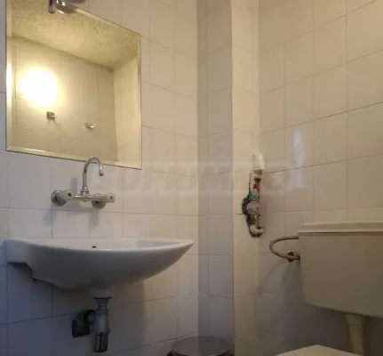 Stylish apartment near Sofia University metro. - Image 5