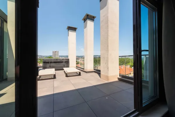 Luxury Penthouse w/ SPA - Varna Sea Views - Image 3