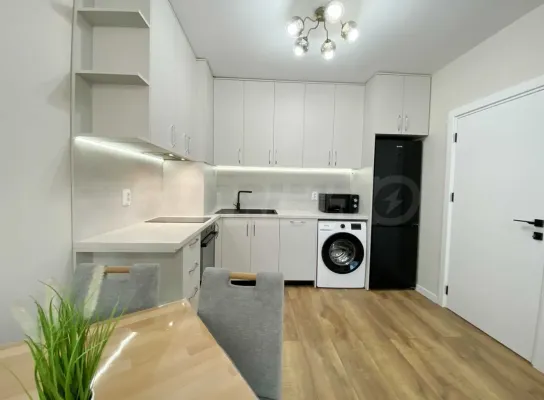 Stylish Two-Bedroom Apartment with Parking in Plovdiv - Image 2