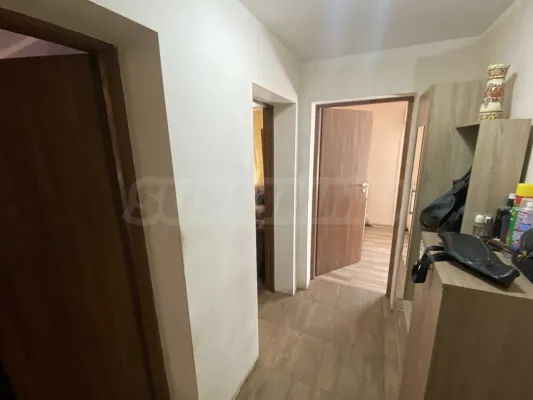 Fully furnished apartment near Vidin schools. - Image 3