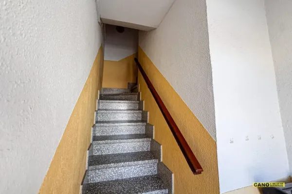 Bright 5BR Apartment in Almería - €179k - Image 2