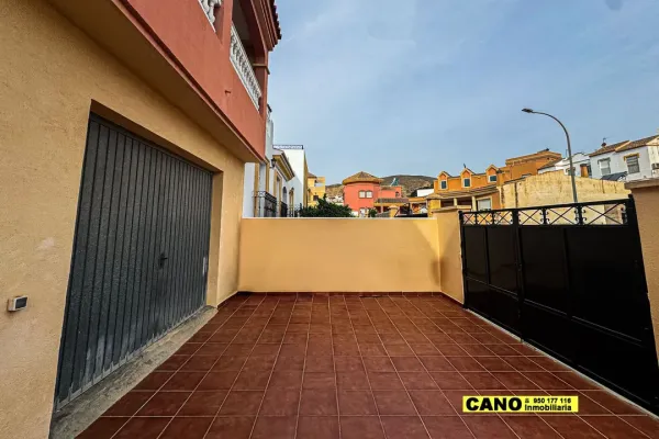 Spacious 5 Bedroom Villa with Solar & Private Sunroom for Sale - Image 2