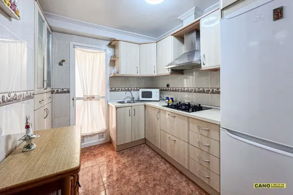 Almería Apartment: 3 Bedrooms, Bright! - Image 2