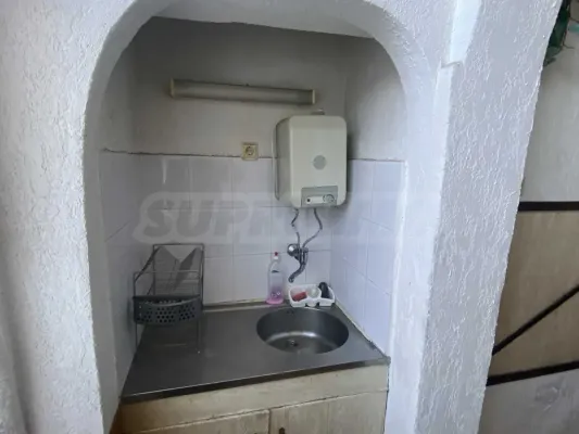 Spacious 3-Bedroom Apartment in Vidin, Bulgaria - EUR 87,500 - Image 1