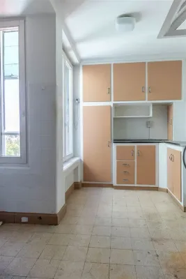 Top Floor Apartment with Stunning Views in Forest – 3 Bedrooms - Image 4