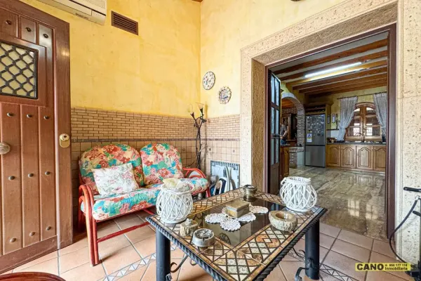 Spectacular Almería Chalet with Pool, Basement & Land Opportunity - Image 4