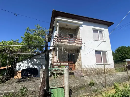 Lovely House by Lake Tolovitsa - Image 3