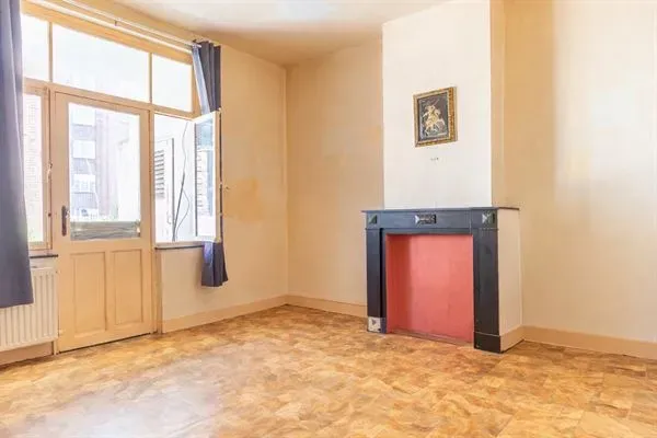 Bright 1-Bedroom Apartment Near Wolvendael Park - Renovation Potential - Image 3