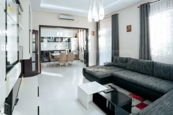 Spacious Apartment Near "Troika" Square, Burgas - Image 3