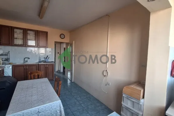 Spacious 2-Bedroom Apartment in Stara Zagora's Opelchenski District - Image 1