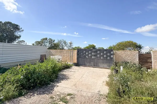 Spacious Cortijo with Pool & Garage in Níjar, Spain - Image 4