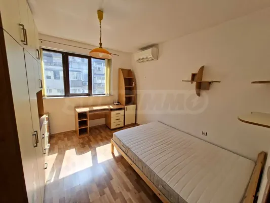 Spacious 3-bedroom apartment in Varna center. - Image 4
