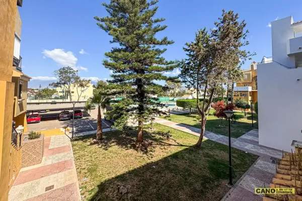 Spacious 3-Bedroom Apartment Near Beach in Roquetas de Mar - Image 4
