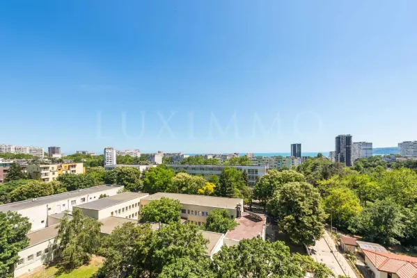 Sea View Apartment in Chaika District - Luxurious Two-Bedroom Home - Image 1