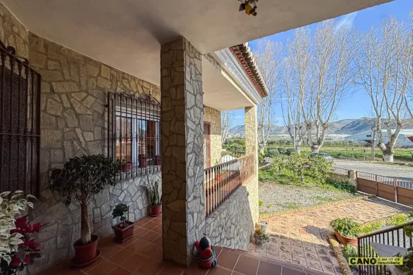 Spacious 4 Bedroom Chalet with Land in Tranquil Berja, Spain - Image 3