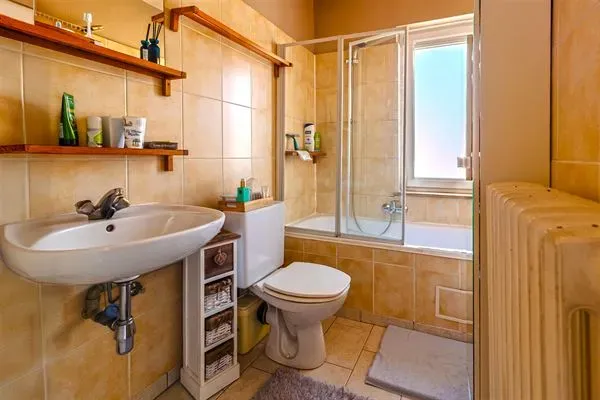 Charming Cul-de-Sac House with 3 Bedrooms – Perfect Family Home - Image 5