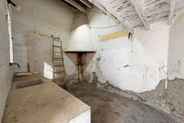 Unique Cave House in Viator – 9 Bedrooms, Great Potential - Image 3