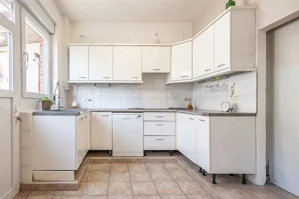Spacious 3-Bed Anderlecht House with Terrace and Courtyard - €385,000 - Image 1