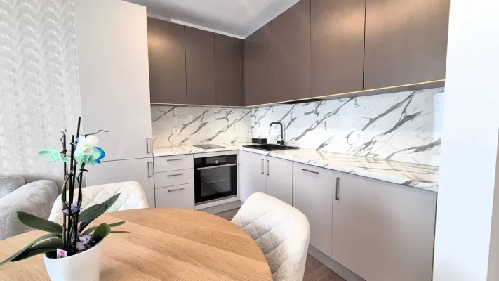 Modern Apartment in Serдика Area with Parking Space - Image 4