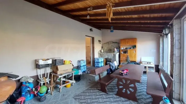 Spacious, Fully Furnished House with Land in Burgas - Image 4