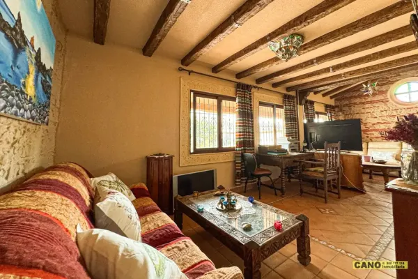 Spectacular Almería Chalet with Pool, Basement & Land Opportunity - Image 5