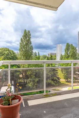 Spacious Anderlecht Apartment with Ponds Views & Garage Box - Image 5