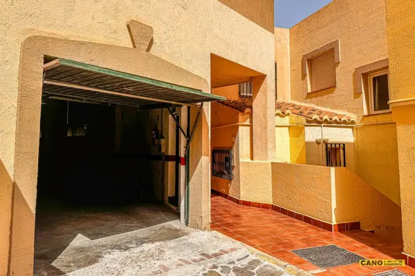 Apartment for sale in Vícar - Image 2