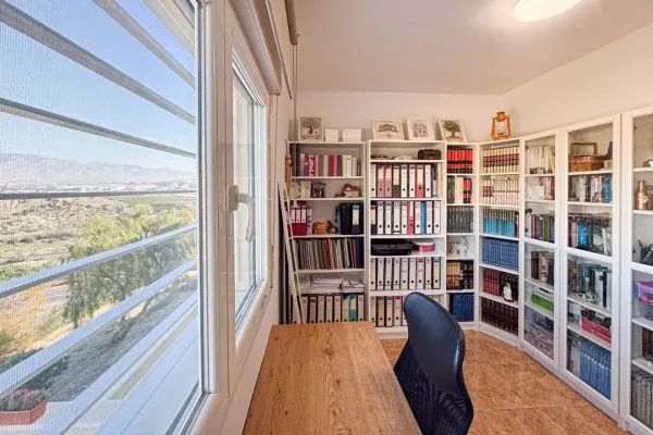 Spacious Triplex Apartment with 4 Bedrooms in Huércal de Almería - Image 3