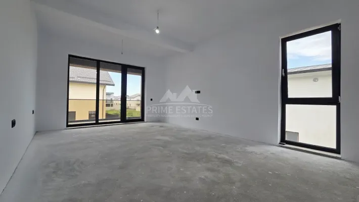 Premium Tunari Villa: Luxury &amp; Efficiency - Image 2