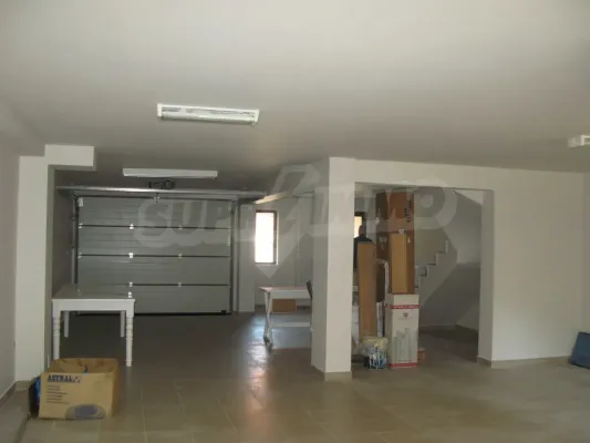 Luxury Four-Level Villa in Kirsiyaka District - Image 3