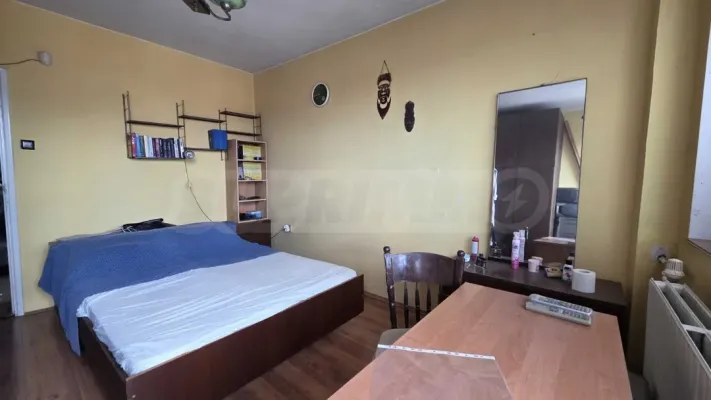 Bright South-Facing Apartment in Sofia's Heart - Image 4