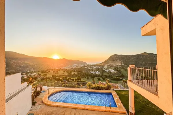 Spacious Chalet with Pool &amp; Stunning Valley &amp; Sea Views - Image 5