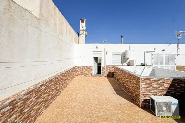 Spacious Apartment with Two Large Terraces Near the Sea in Carboneras - Image 2
