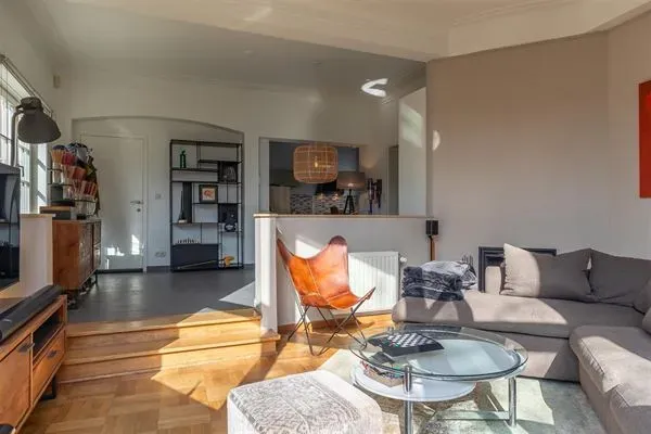 Spacious 4-Bedroom House with Rooftop & Parking in Ukkel - Image 3