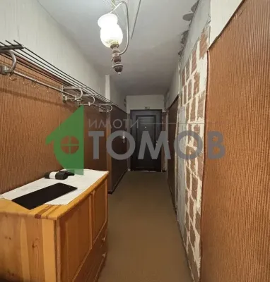 Spacious 3-Bedroom Apartment with Box in Stara Zagora - Image 4