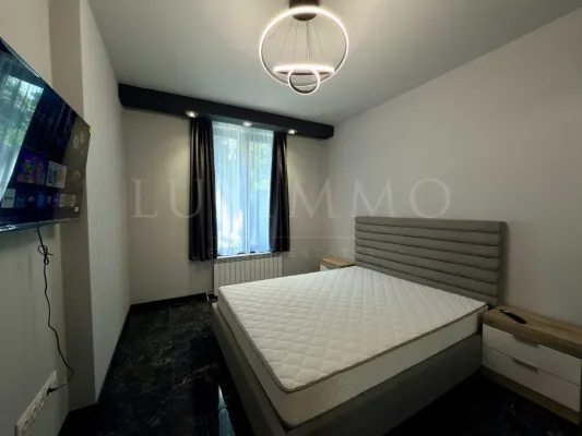 Stylish Vitosha District Apartment: Fully Furnished &amp; Bright Retreat - Image 4