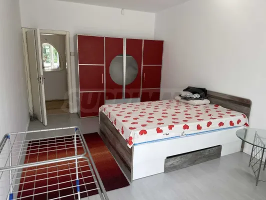 Spacious 3-Bedroom Apartment in Varna's Center - Image 2
