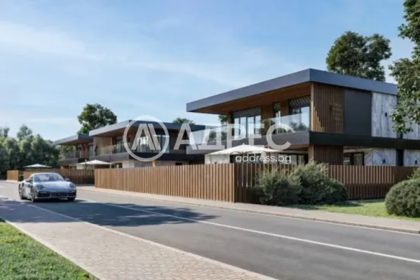 Spacious Lake Park Villa with Four Bedrooms in Stara Zagora - Image 1