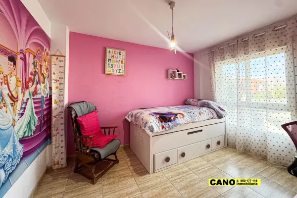 Spacious 4-Bedroom Triplex Apartment in El Ejido, Spain - Image 1